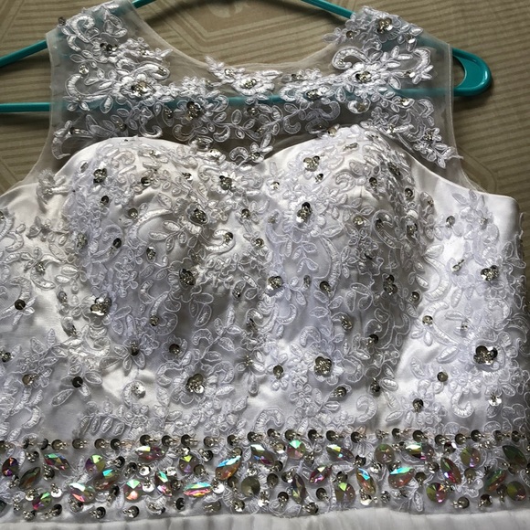 Glam white dress - Picture 3 of 3